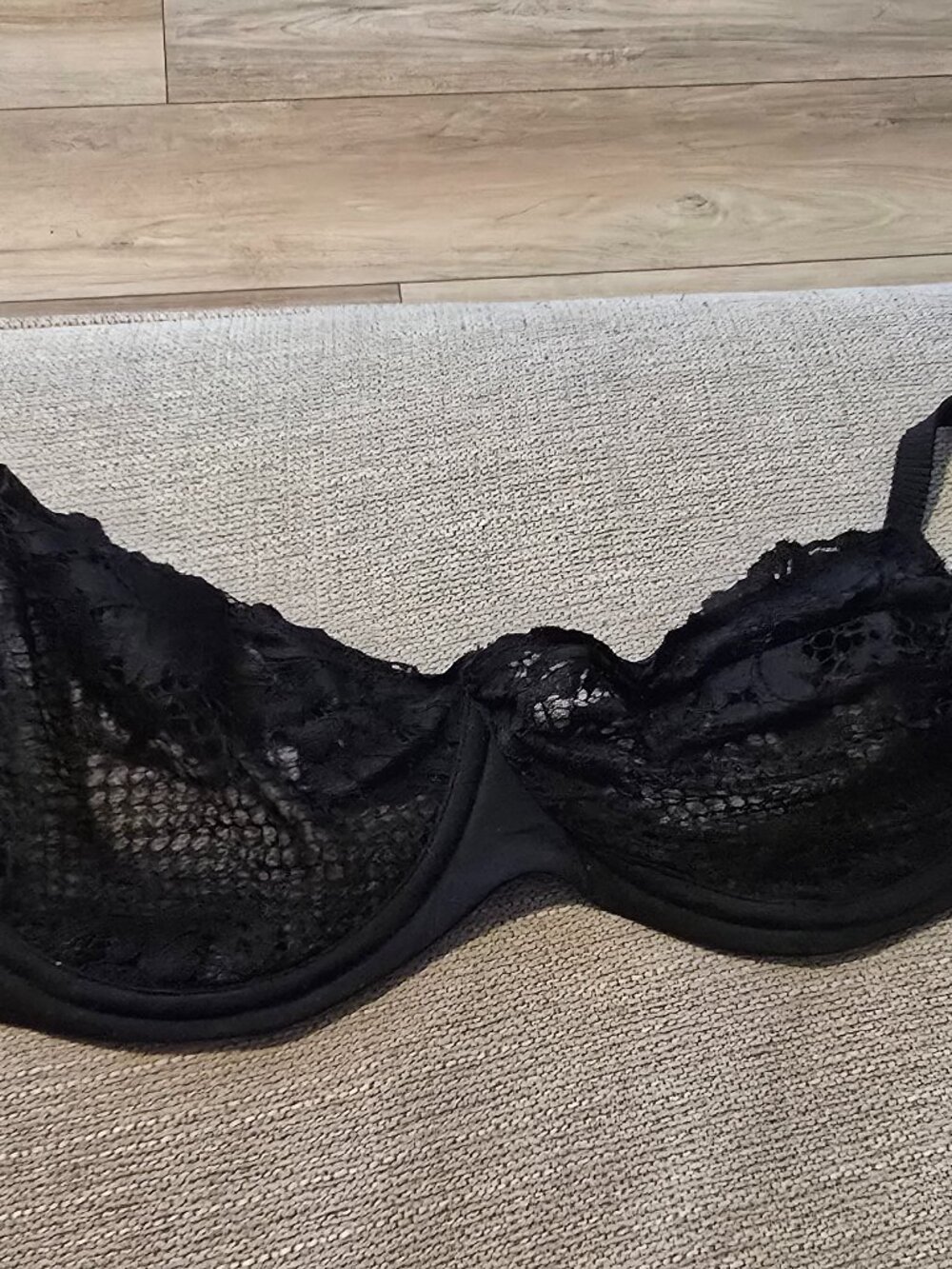 Le Mystere Women's Lace Allure Unlined Bra 34DDD EUC